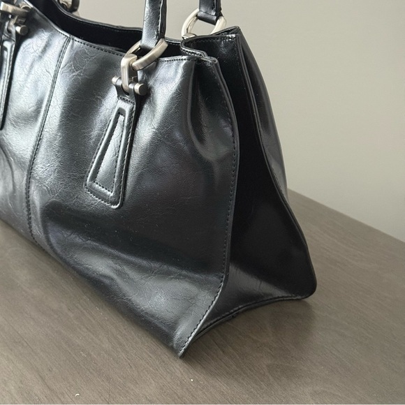 LIZ CLAIBORNE Black Shoulder/Hobo Handbag - Picture 3 of 13